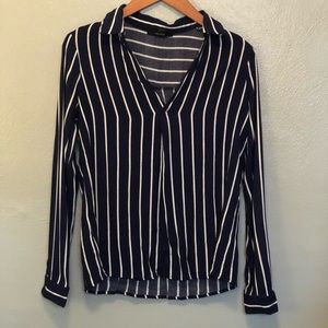 Forever 21 women’s long sleeve blouse